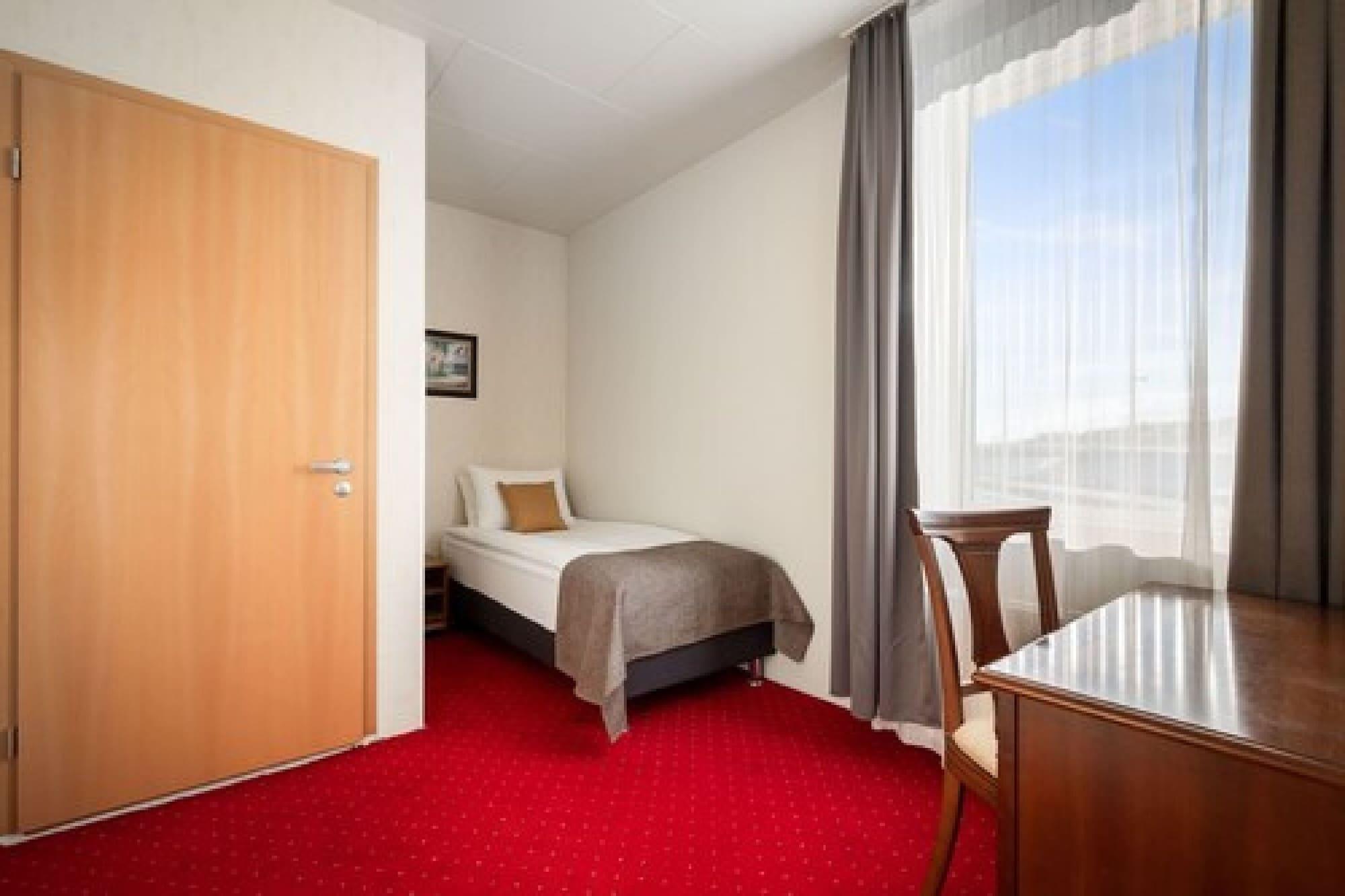 Hotel Smari Коупавогюр Экстерьер фото